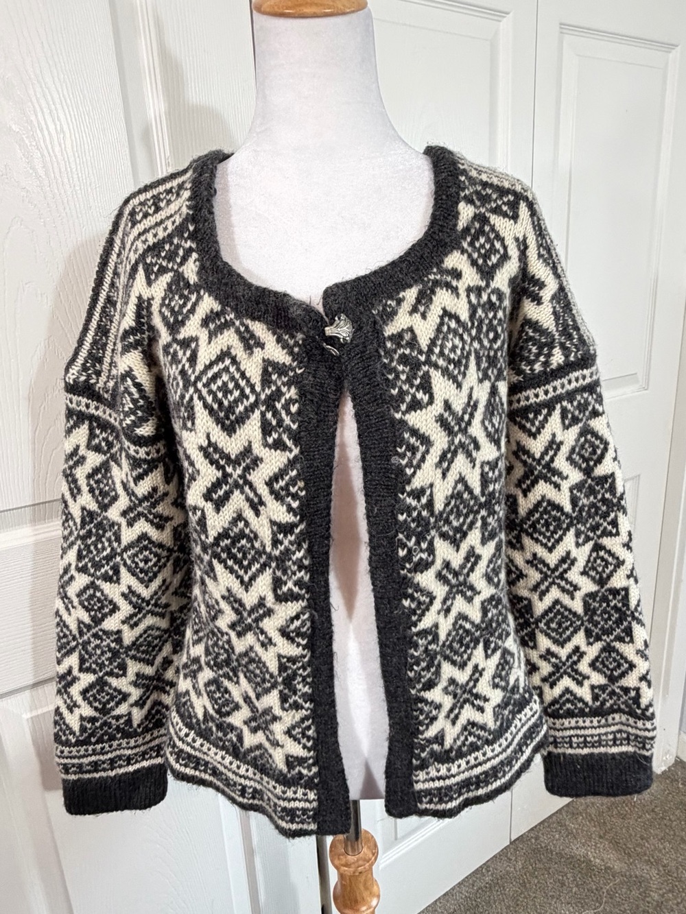 Handmade Nordic Snowflake Cardigan Wool Blend Gray Cream Womens Medium sweater